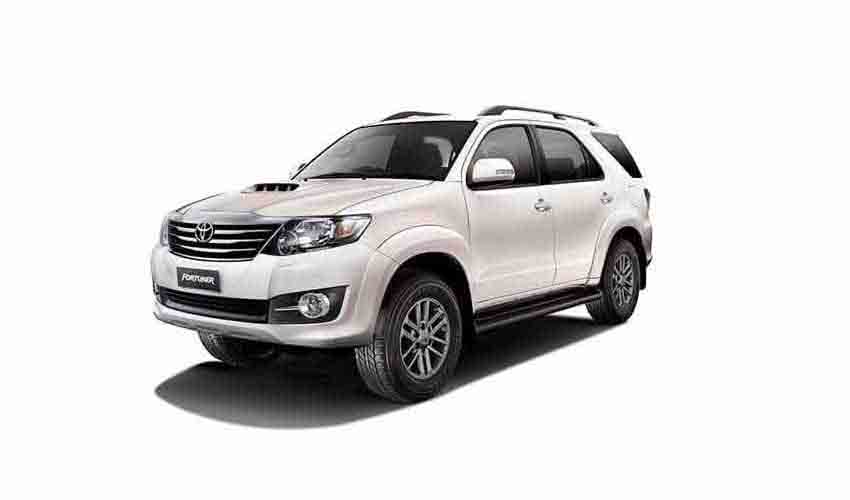 Vehicle Toyota Fortuner old for rent in Samui